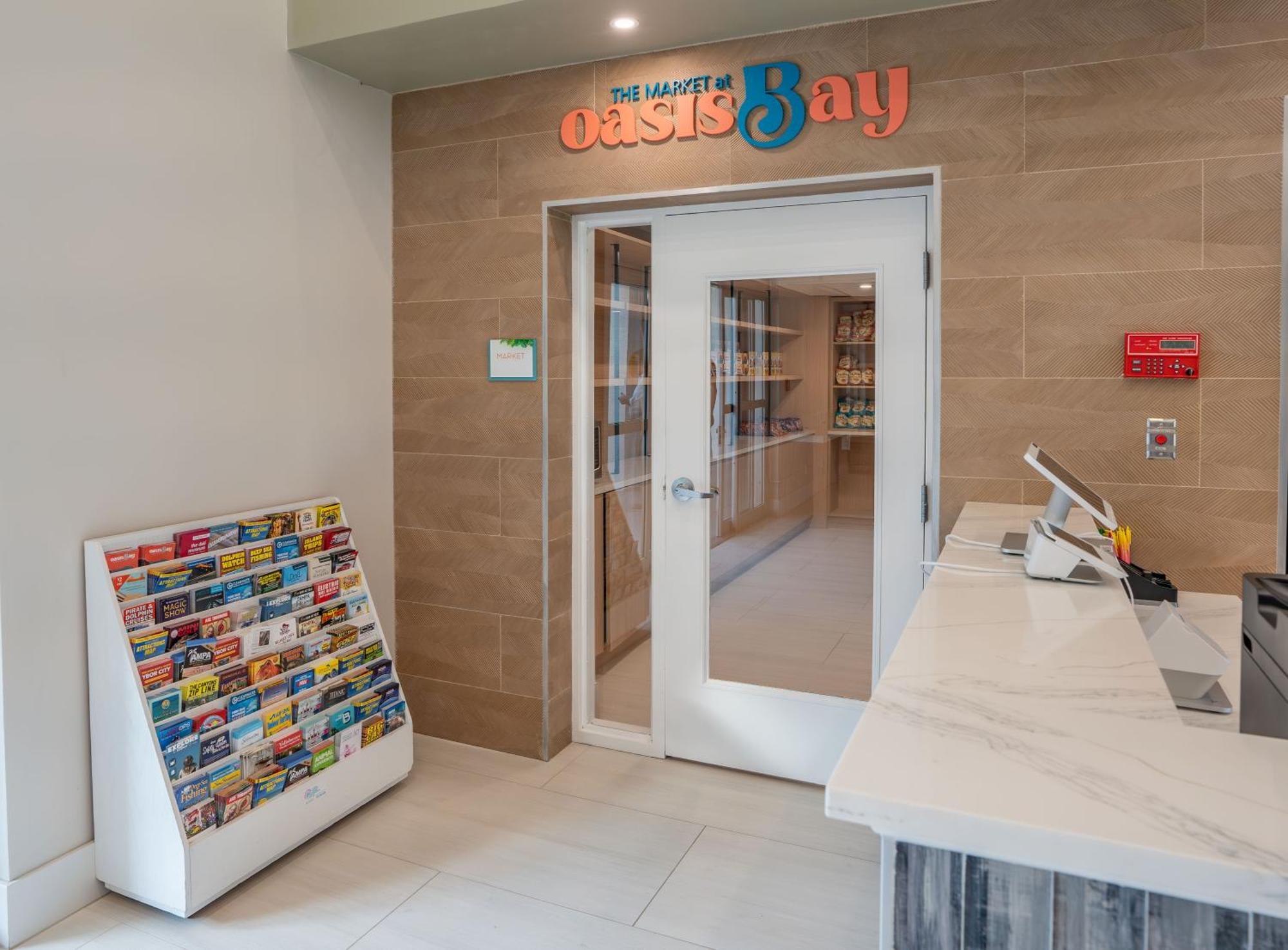 Hotel Oasis Bay Suites, Tampa, Busch Gardens, Usf Tampa